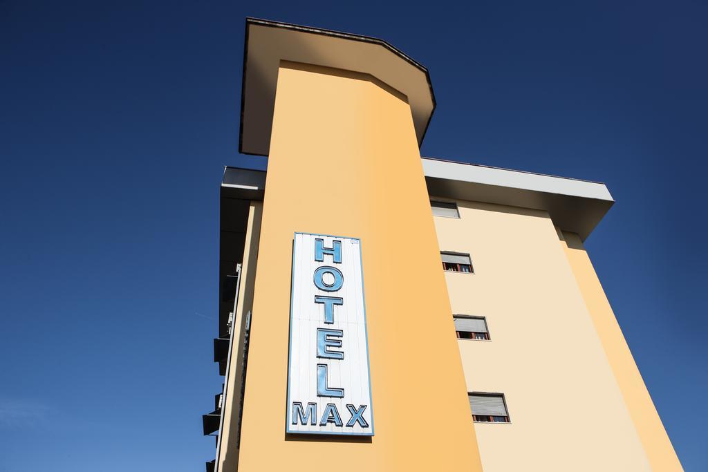 Hotel Max Aversa Exterior foto